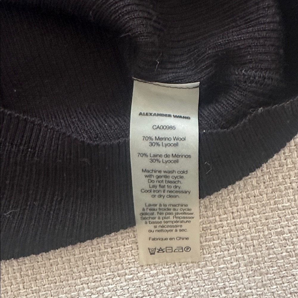 Alexander Wang Sleek Black Long Sleeve Tee - Picture 3 of 3
